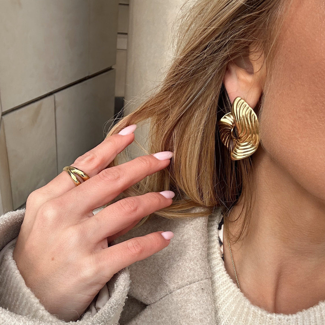 Flowing Swirl Hoops.